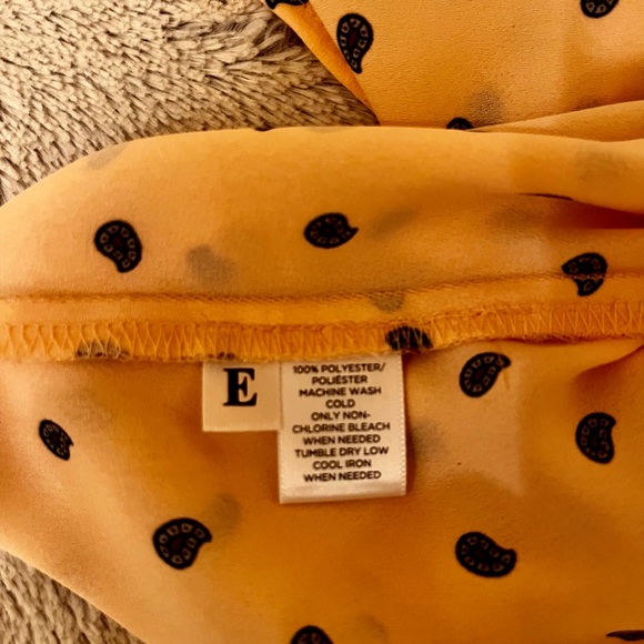 Excellent Condition! Ann Taylor LOFT Blouse, Size Small. - Picture 5 of 5